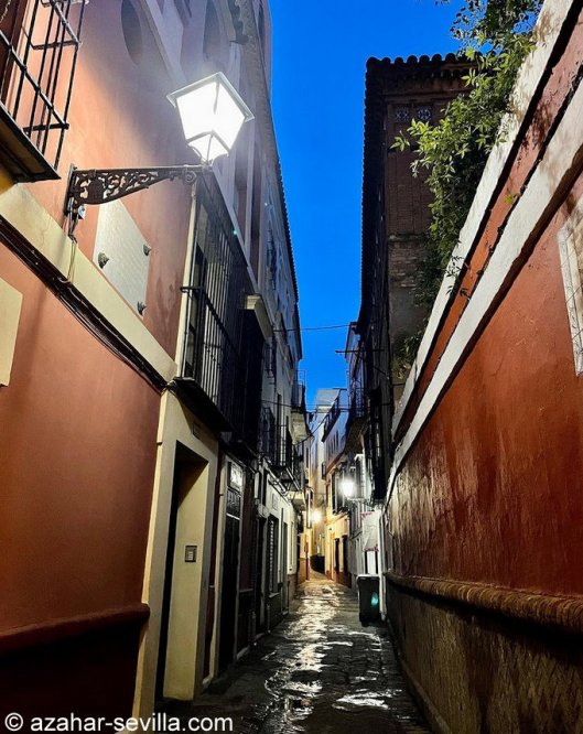 rainy night in sevilla